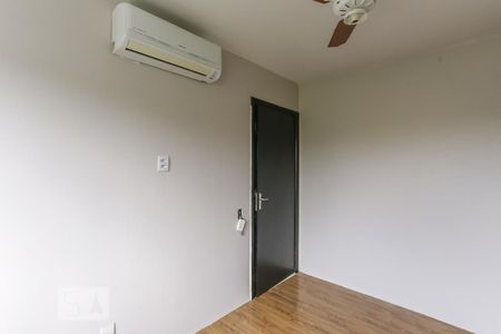 Quarto  de apartamento à venda com 1 quarto, 43m² em Jardim do Salso, Porto Alegre