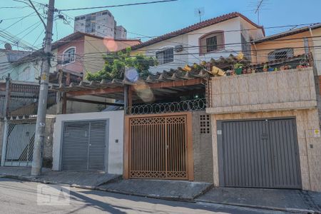 Casa para alugar com 93m², 2 quartos e 1 vaga Casa para alugar com 93m², 2 quartos e 1 vagaFachada