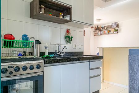 Cozinha de apartamento à venda com 2 quartos, 60m² em Jardim Myrian Moreira da Costa, Campinas