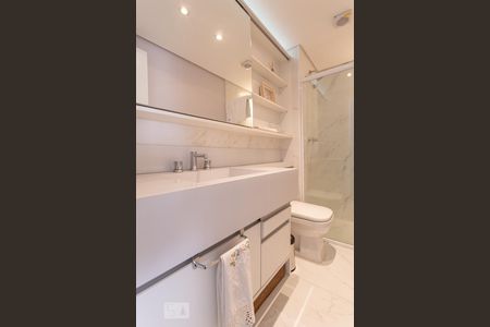 Banheiro de apartamento para alugar com 1 quarto, 52m² em Barra Funda, São Paulo