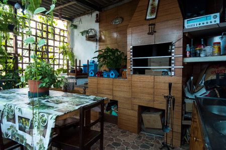 Churrasqueira de casa à venda com 4 quartos, 240m² em Campo Novo, Porto Alegre