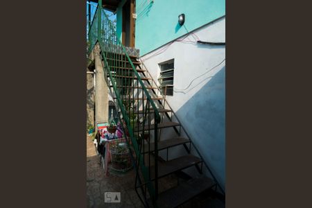Escada de casa à venda com 4 quartos, 240m² em Campo Novo, Porto Alegre