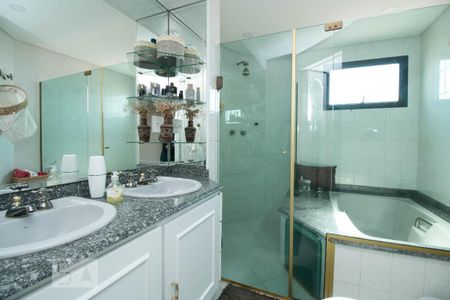 Apartamento à venda com 150m², 3 quartos e 3 vagasBanheiro Suite 2