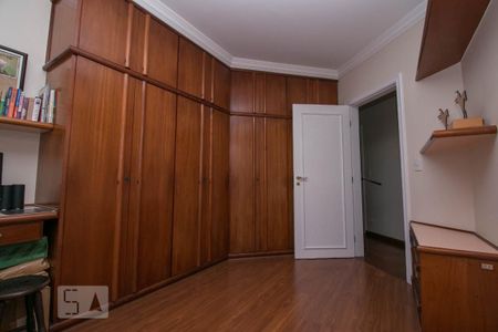 Apartamento à venda com 150m², 3 quartos e 3 vagasQuarto 