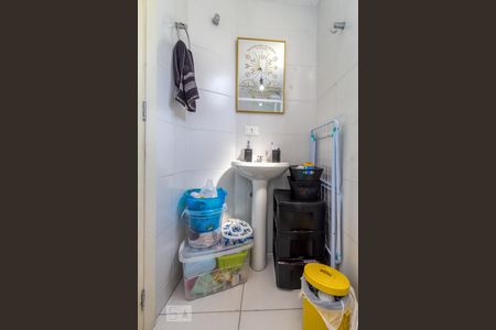 Banheiro de kitnet/studio para alugar com 1 quarto, 19m² em Bairro Alto, Curitiba