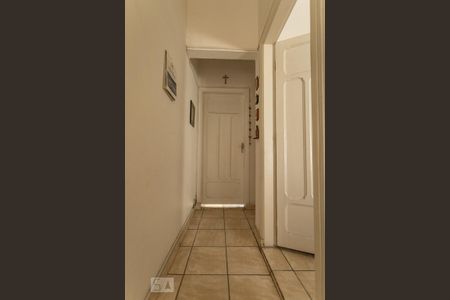 Casa à venda com 450m², 10 quartos e 3 vagasCorredor Casa 2