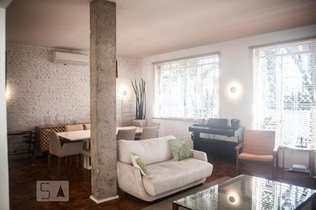 Sala de casa à venda com 3 quartos, 350m² em Pacaembu, São Paulo