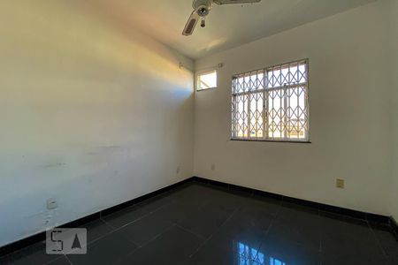Quarto 1 de apartamento para alugar com 2 quartos, 120m² em Olaria, Rio de Janeiro