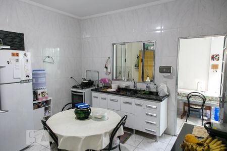 Casa para alugar com 120m², 2 quartos e 2 vagasCozinha