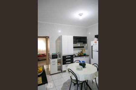 Casa para alugar com 120m², 2 quartos e 2 vagasCozinha