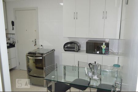 Apartamento à venda com 142m², 3 quartos e 1 vagaCozinha e Área de Serviço