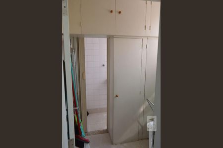 Apartamento à venda com 142m², 3 quartos e 1 vagaQuarto e Banheiro de Serviço