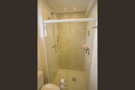 Apartamento à venda com 75m², 2 quartos e 2 vagas Apartamento à venda com 75m², 2 quartos e 2 vagasBanheiro da Suíte