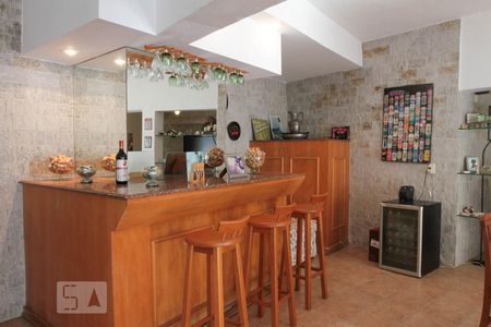 Casa à venda com 370m², 4 quartos e 2 vagasBar