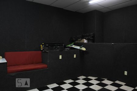 Casa à venda com 370m², 4 quartos e 2 vagasEstúdio