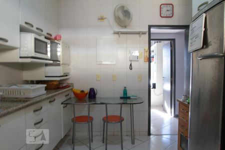 Casa à venda com 370m², 4 quartos e 2 vagasCozinha