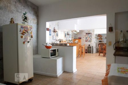 Casa à venda com 370m², 4 quartos e 2 vagasCozinha de Apoio