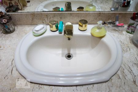 Casa à venda com 370m², 4 quartos e 2 vagasBanheiro do Quarto 4 - Suíte