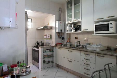 Casa à venda com 370m², 4 quartos e 2 vagasCozinha