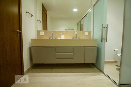 Studio à venda com 80m², 1 quarto e 2 vagasBanheiro da Suíte