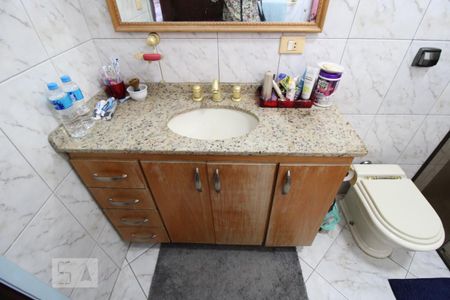 Casa à venda com 300m², 3 quartos e 5 vagasBanheiro da suíte - Pia