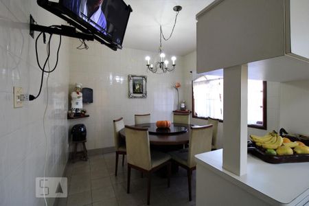 Casa à venda com 300m², 3 quartos e 5 vagasCozinha