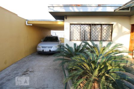 Casa à venda com 300m², 3 quartos e 5 vagasFachada - Garagem