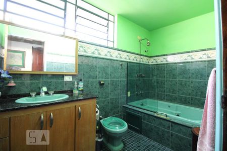 Casa à venda com 300m², 3 quartos e 5 vagasBanheiro social