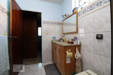 Casa à venda com 300m², 3 quartos e 5 vagasBanheiro da suíte