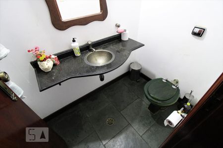 Casa à venda com 300m², 3 quartos e 5 vagasLavabo