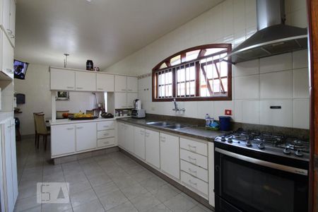 Casa à venda com 300m², 3 quartos e 5 vagasCozinha- Armários