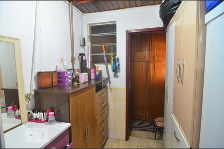 Closet de casa à venda com 3 quartos, 110m² em Guajuviras, Canoas