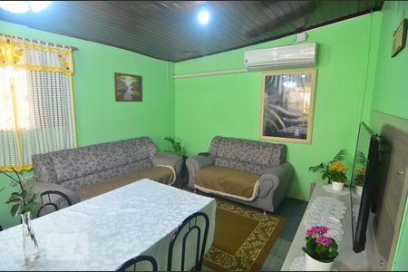 Sala de casa à venda com 3 quartos, 110m² em Guajuviras, Canoas