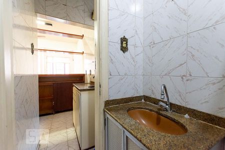 Banheiro de apartamento à venda com 1 quarto, 35m² em Centro, Niterói