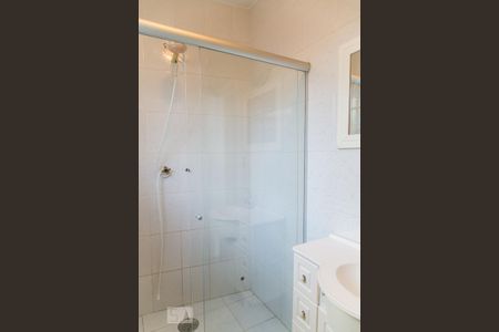 Casa para alugar com 250m², 3 quartos e 2 vagasBanheiro social