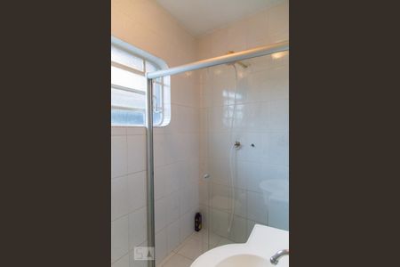 Casa para alugar com 250m², 3 quartos e 2 vagasBanheiro social