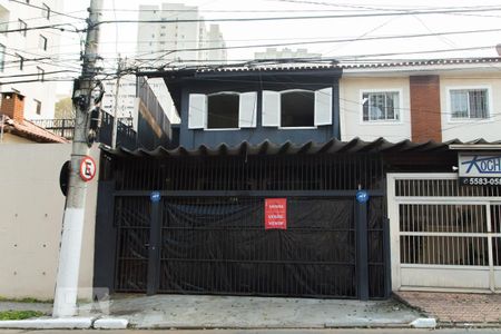 Casa para alugar com 250m², 3 quartos e 2 vagasFachada