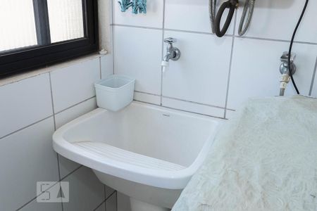 Apartamento à venda com 80m², 3 quartos e 2 vagas Apartamento à venda com 80m², 3 quartos e 2 vagasDetalhe área de serviço