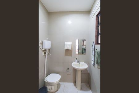 Casa à venda com 400m², 4 quartos e 8 vagasBanheiro Externo 1