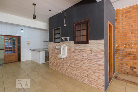 Casa à venda com 400m², 4 quartos e 8 vagasÁrea Externa - Banheiros