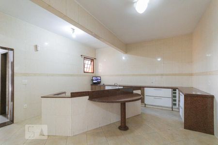 Casa à venda com 400m², 4 quartos e 8 vagasCozinha