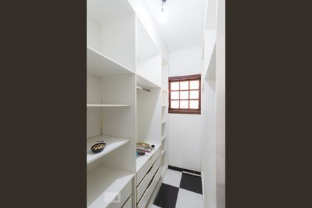 Casa à venda com 400m², 4 quartos e 8 vagasCloset da Suíte 3