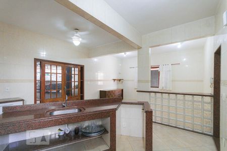 Casa à venda com 400m², 4 quartos e 8 vagasCozinha