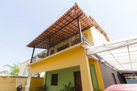 Casa à venda com 400m², 4 quartos e 8 vagasFachada