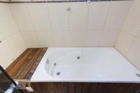 Casa à venda com 400m², 4 quartos e 8 vagasBanheiro da Suíte 2