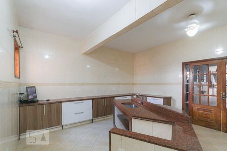 Casa à venda com 400m², 4 quartos e 8 vagasCozinha