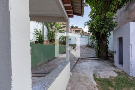 Garagem de casa à venda com 2 quartos, 101m² em Céu Azul, Belo Horizonte