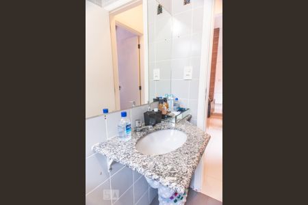 Banheiro de apartamento à venda com 2 quartos, 62m² em Buritis, Belo Horizonte