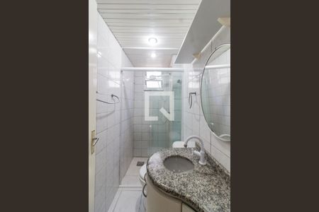Banheiro de apartamento para alugar com 3 quartos, 60m² em Praia Comprida, São José