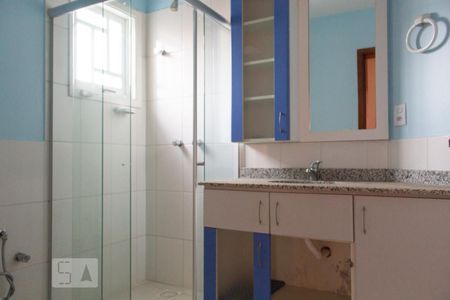 Casa à venda com 205m², 4 quartos e 2 vagasBanheiro